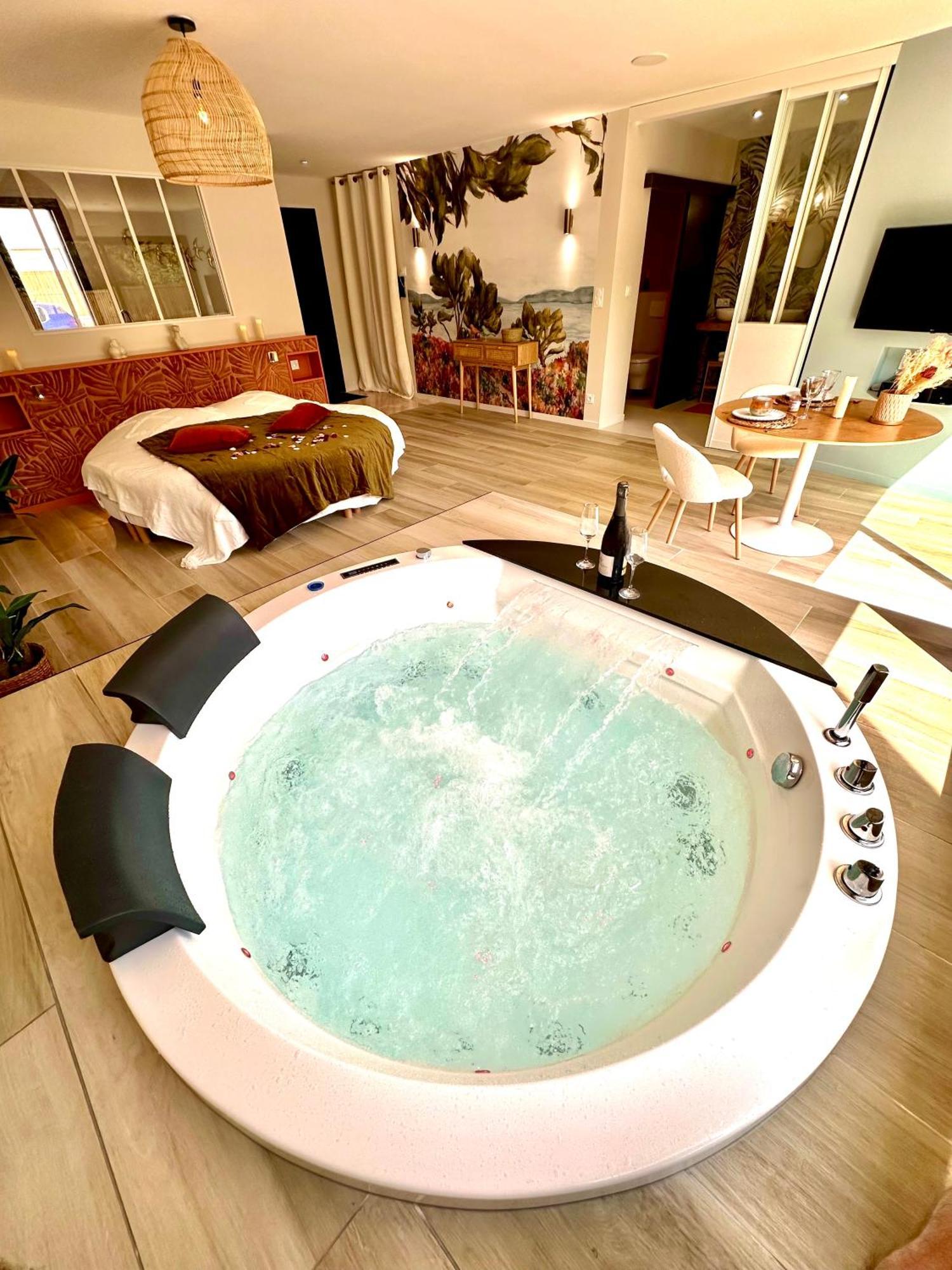 Les Suites Du Payre - Suite Romance Saint-Hilaire-de-Talmont Extérieur photo