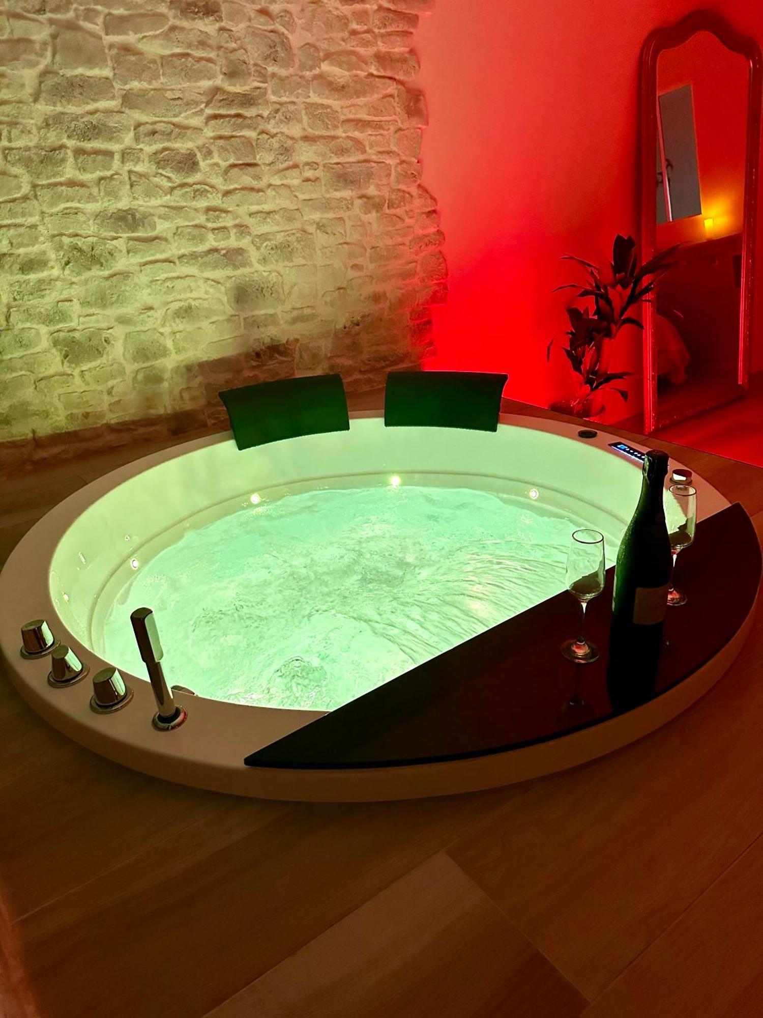 Les Suites Du Payre - Suite Romance Saint-Hilaire-de-Talmont Extérieur photo
