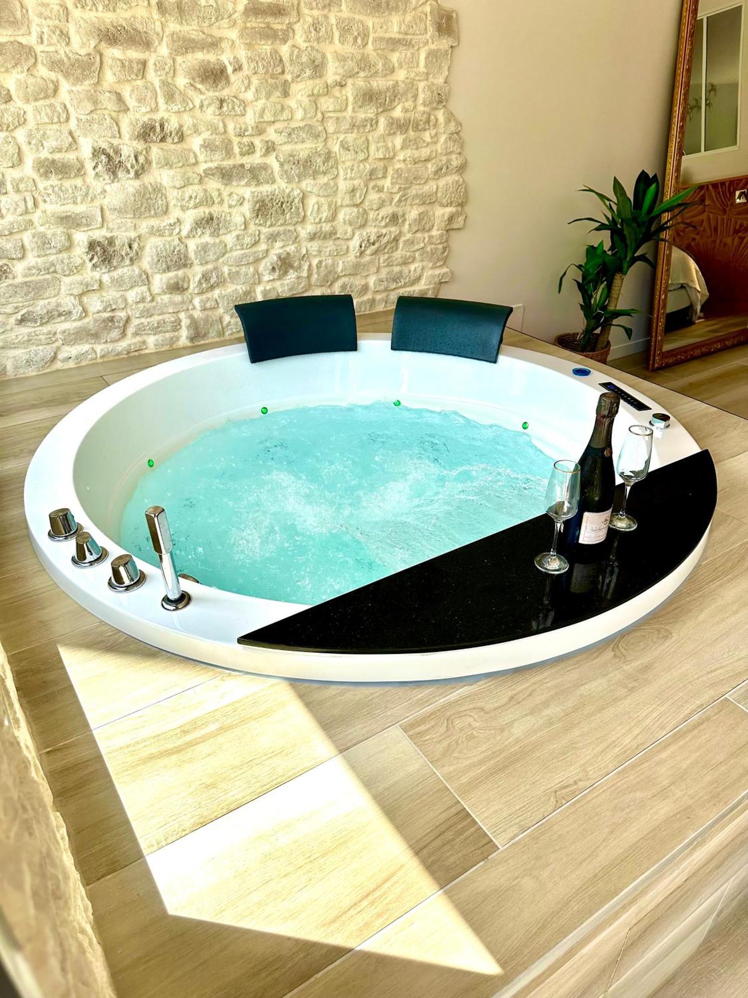 Les Suites Du Payre - Suite Romance Saint-Hilaire-de-Talmont Extérieur photo